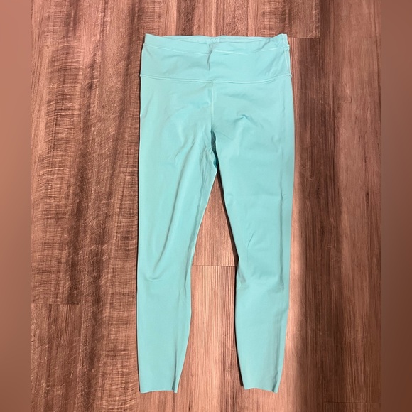 Athleta Accelerate 7/8ths tight - Picture 2 of 3